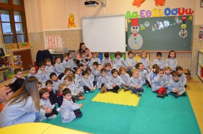 Los Reyes Magos visitan el colegio - Foto 1