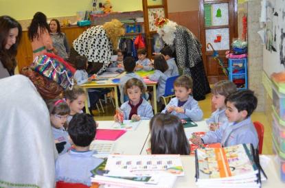 Visita de los Reyes Magos al colegio (ANPA) - Foto 9